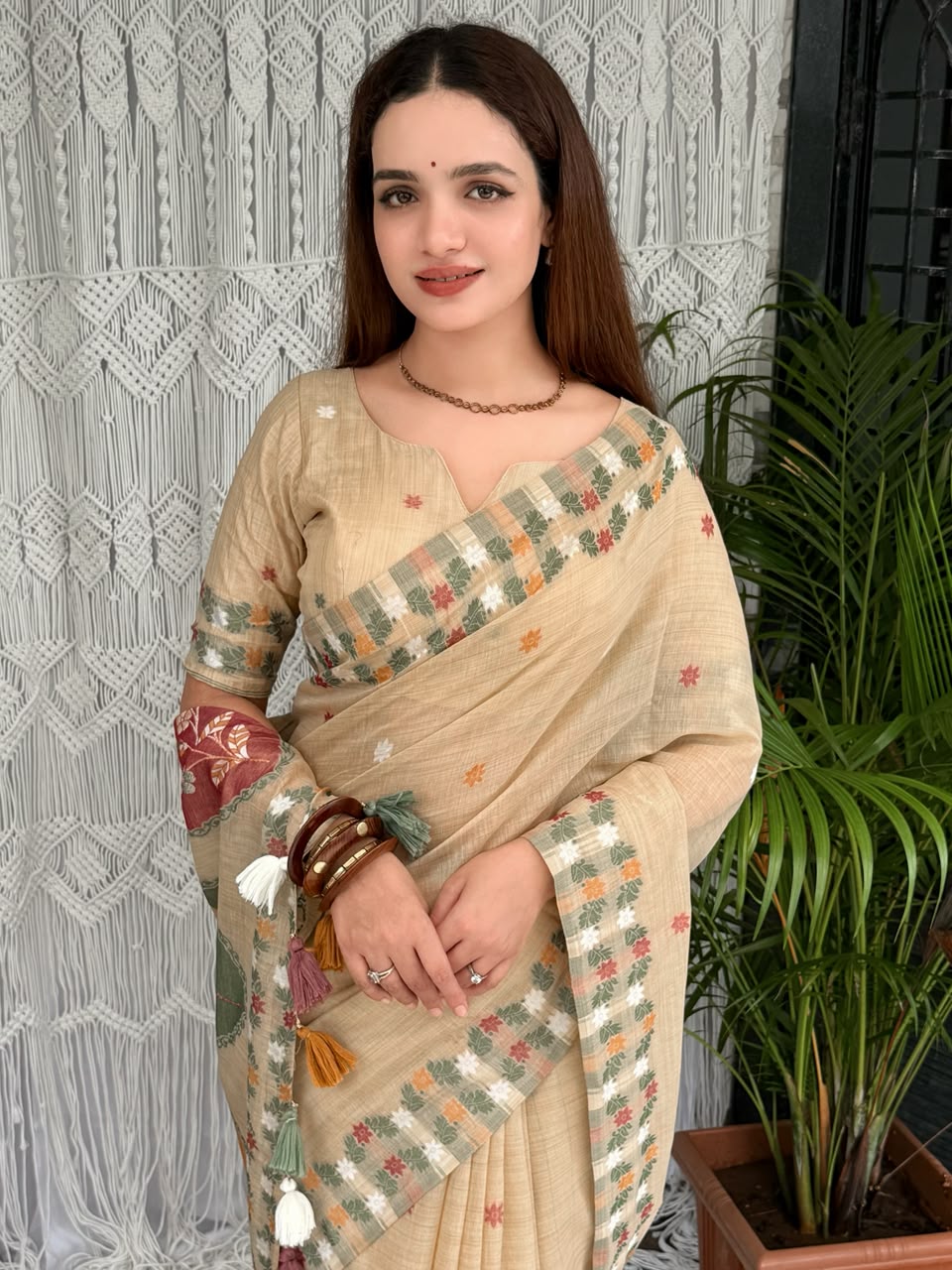 Magnetic Function Wear Linen Cotton Print Design Jacquard Border n Tussles Work Designer Saree With Unstitched Blouse Piece