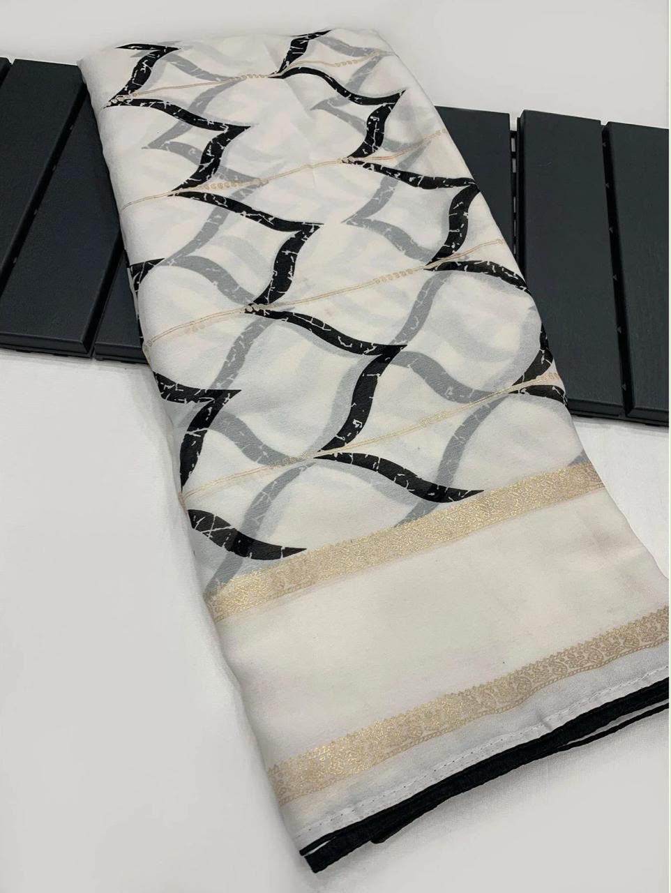 Forbearance Festive Wear Viscose Georgette Print Design Zari BorderFancy Saree With Blouse Piece