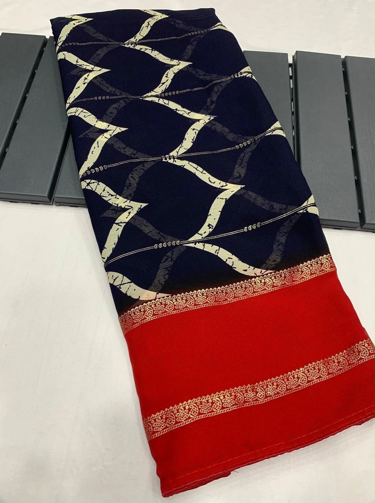 Forbearance Festive Wear Viscose Georgette Print Design Zari BorderFancy Saree With Blouse Piece
