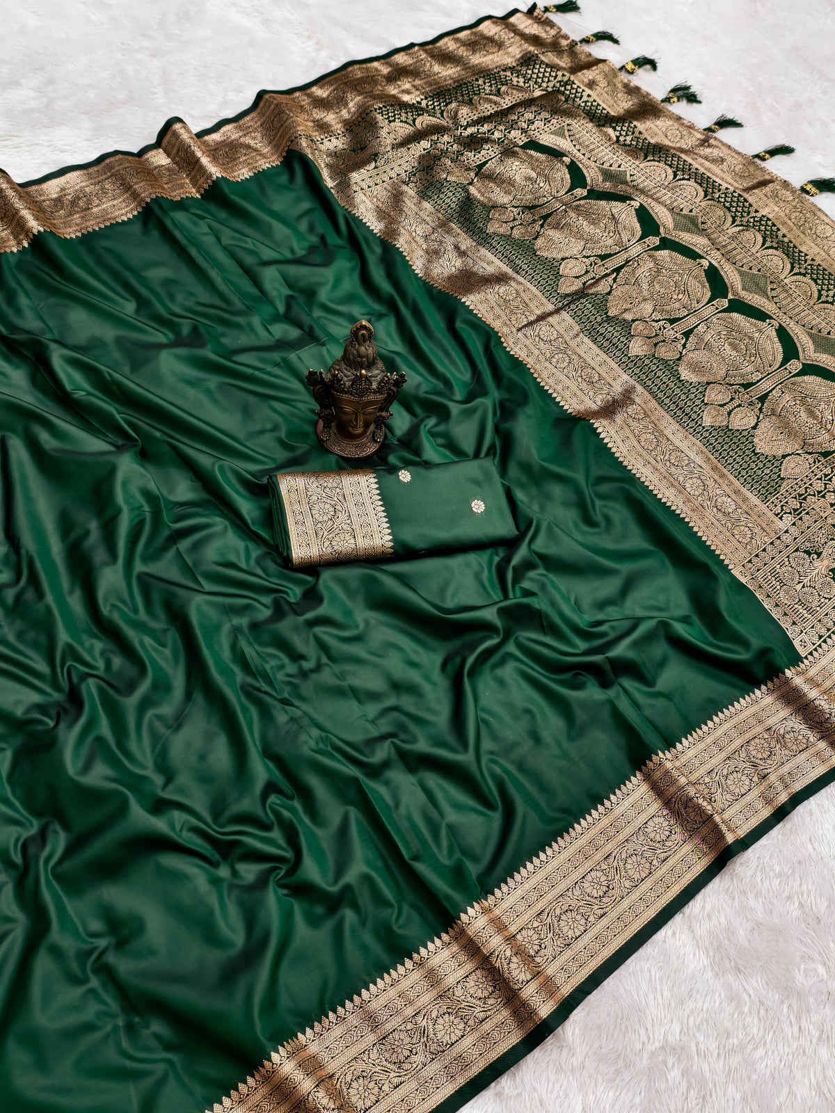 Glamorous Function Wear Pure Banarasi Silk Zari Weaving Border n Rich Pallu Designer Saree With Blouse Piece