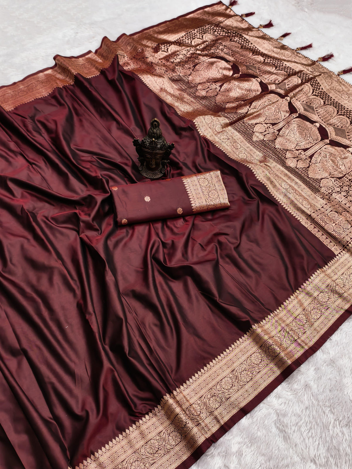 Glamorous Function Wear Pure Banarasi Silk Zari Weaving Border n Rich Pallu Designer Saree With Blouse Piece