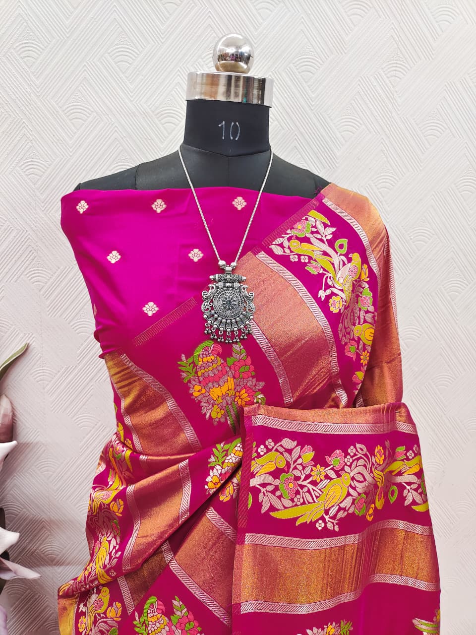 Dazzling Wedding Wear Banarasi Silk Print Design Golden Zari Work Rich Pallu Fancy Saree With Blouse Piece