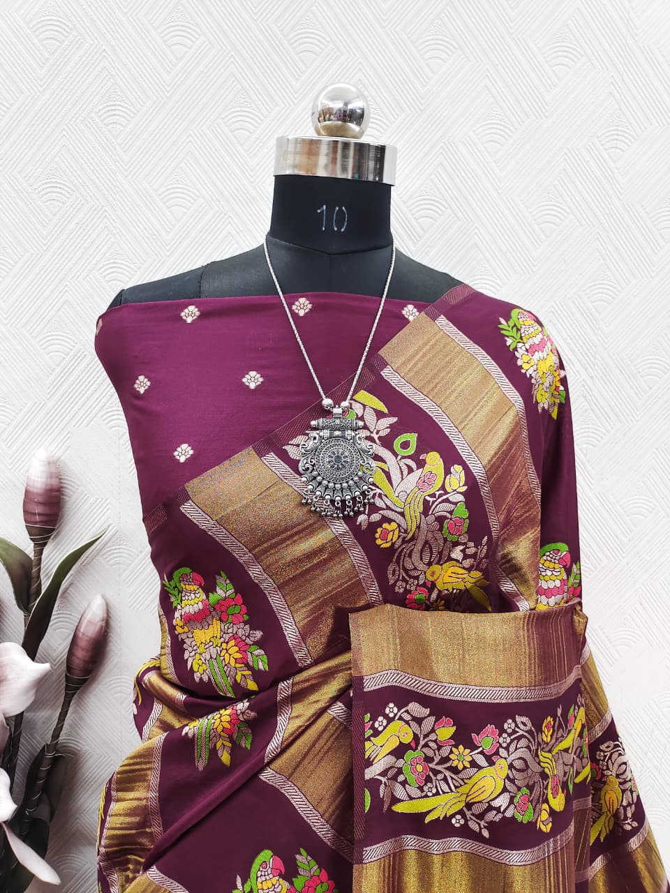 Dazzling Wedding Wear Banarasi Silk Print Design Golden Zari Work Rich Pallu Fancy Saree With Blouse Piece