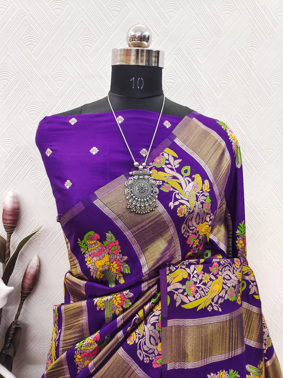 Dazzling Wedding Wear Banarasi Silk Print Design Golden Zari Work Rich Pallu Fancy Saree With Blouse Piece