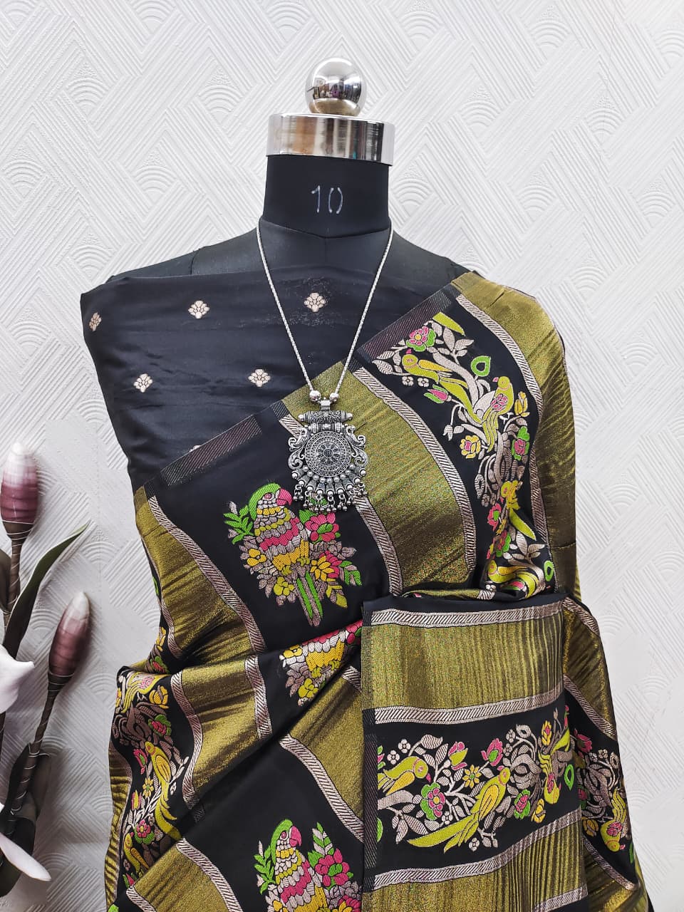 Dazzling Wedding Wear Banarasi Silk Print Design Golden Zari Work Rich Pallu Fancy Saree With Blouse Piece
