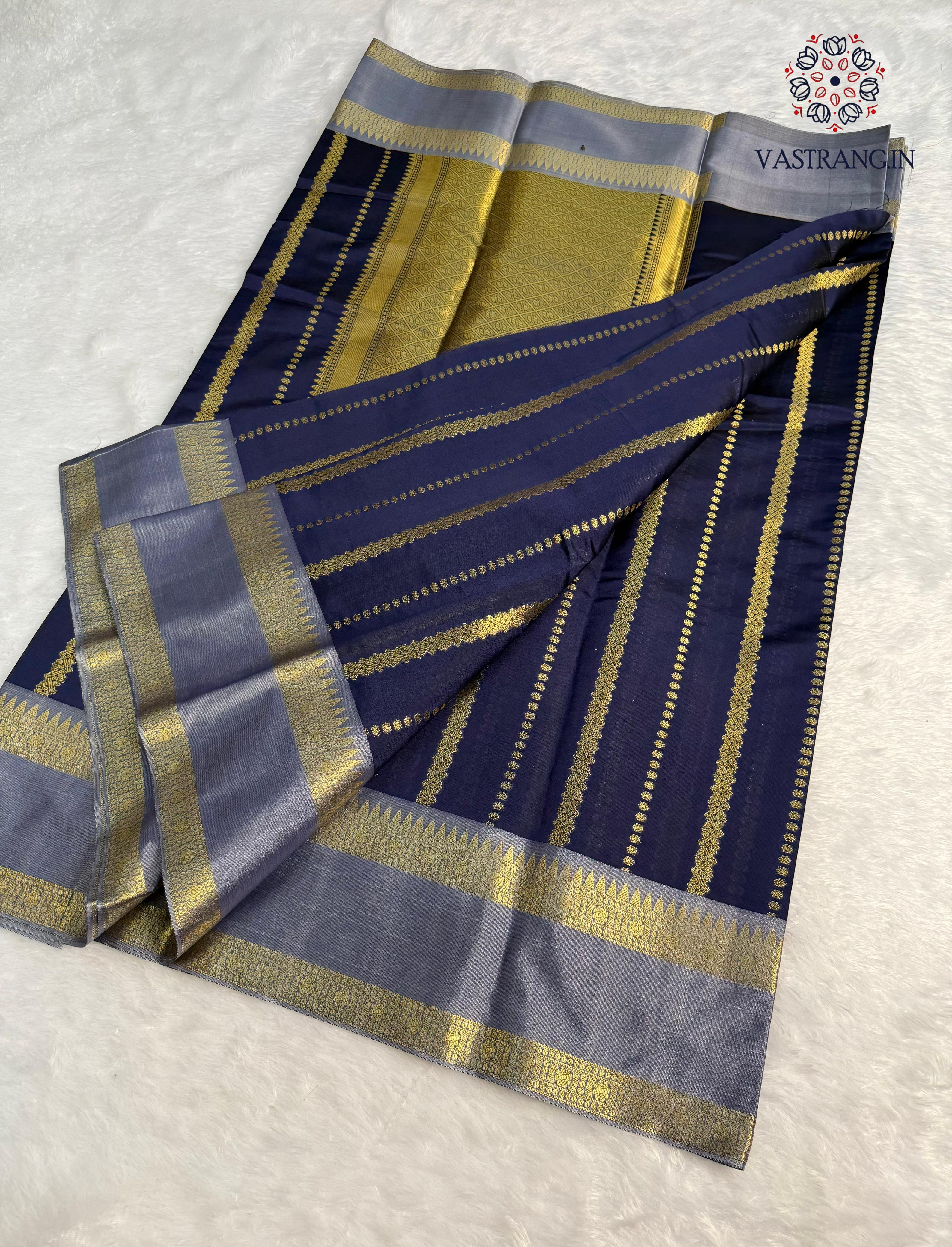 New Wedding Wear Banarasi Soft Silk Jacquard Weaving Work Fancy Designer Saree