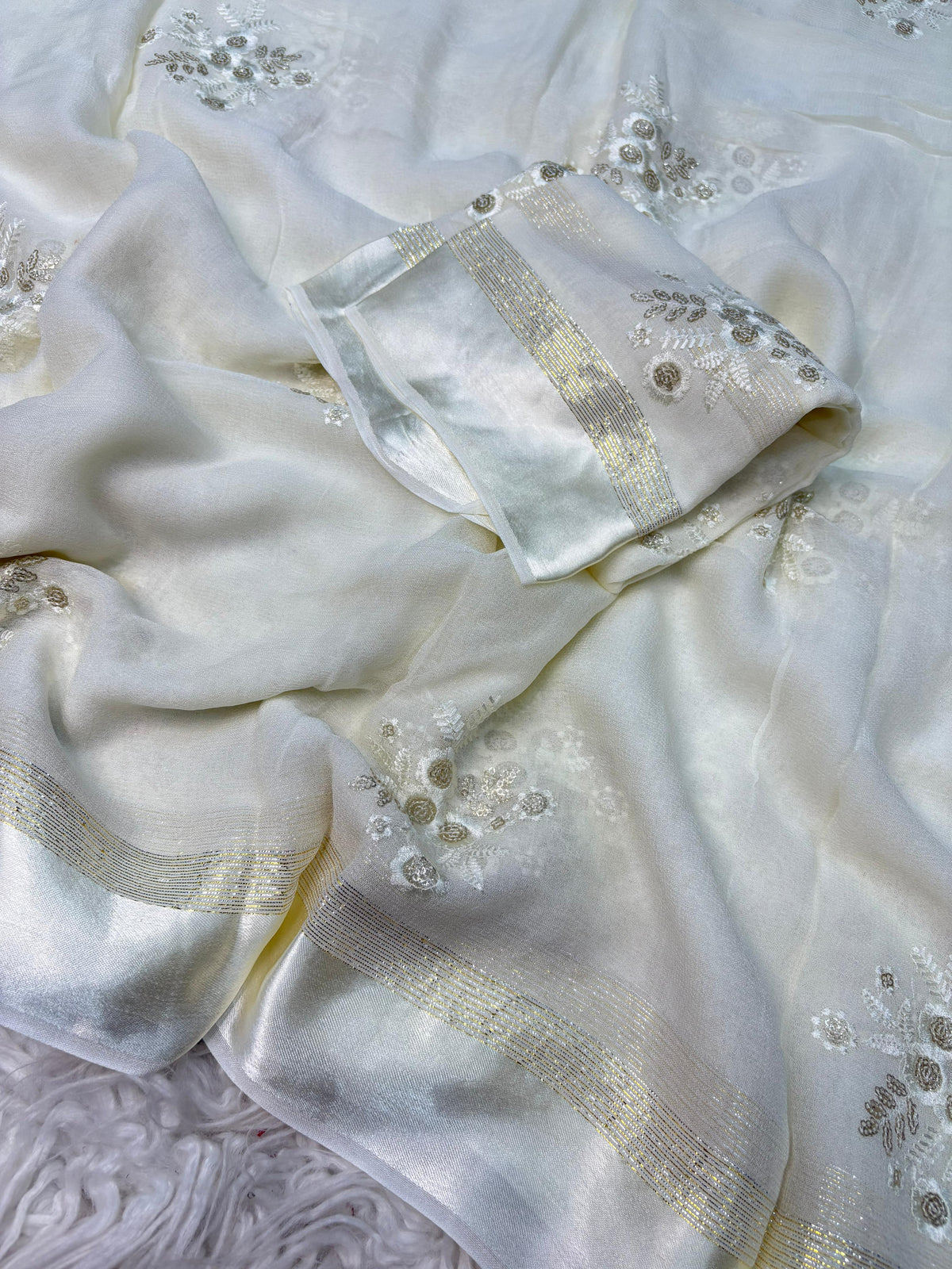 Glamorous Pure Viscose Georgette Fabric With Satin Border n Sequence Work Saree With Ravishing Blouse Piece