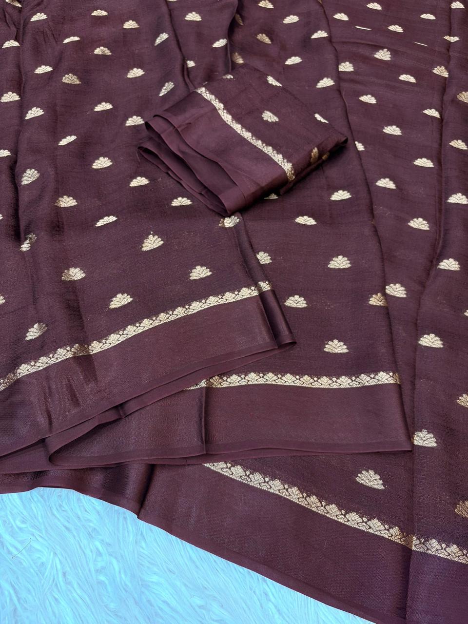 New Festive Wear Pure Soft Viscose Jute Zari Jacquard Weaving Work Fancy Designer Saree With Blouse