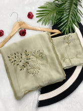 Load image into Gallery viewer, Redolent Wedding Wear Soft Rangoli Silk Handwork Fancy Designer Saree With Elegant Blouse Piece
