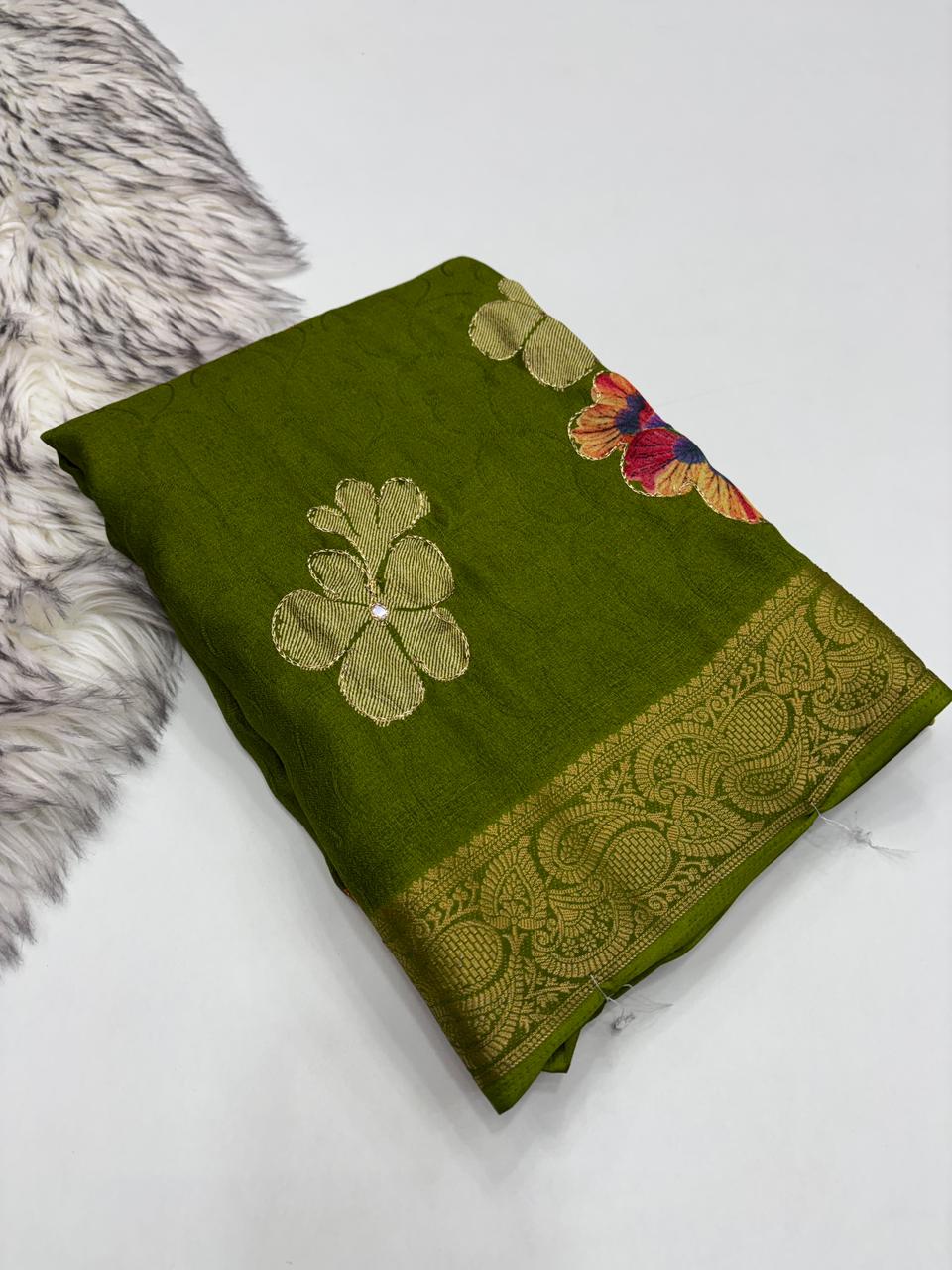 Magnetic Function Wear Pure Silk Rich Pallu n Mirror Work Designer Saree With Blouse Piece