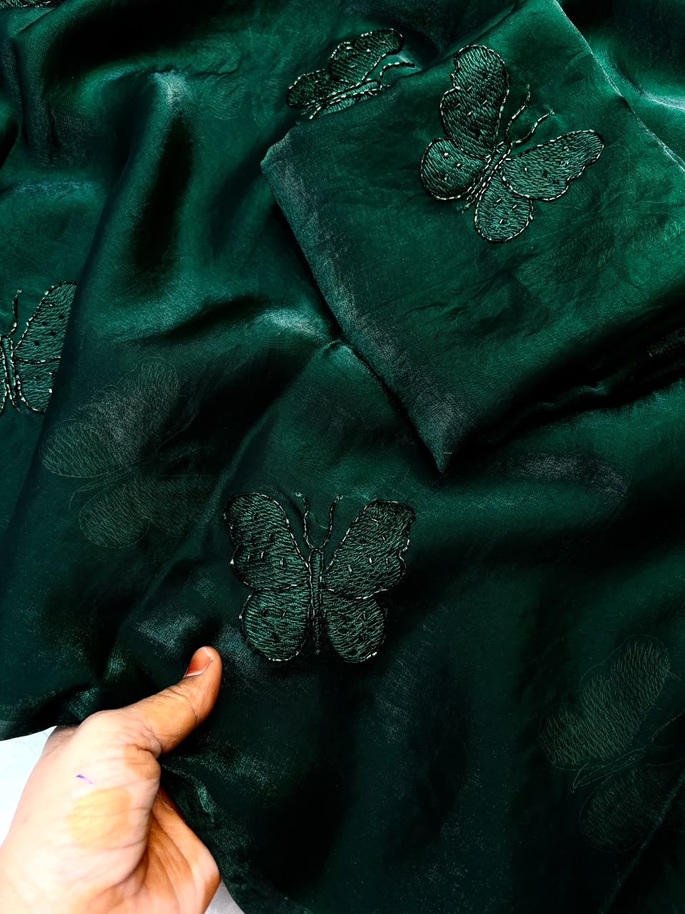 Divine Party Wear Silk Embroidery Thread n Beads Work Designer Saree With Blouse Piece