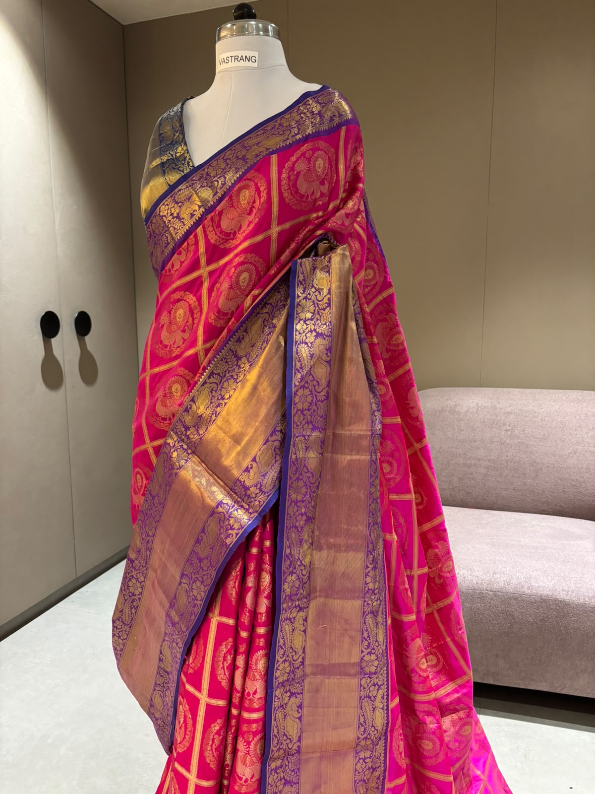 Regal Wedding Wear Silk Jacquard Border Designer Saree With Blouse Piece
