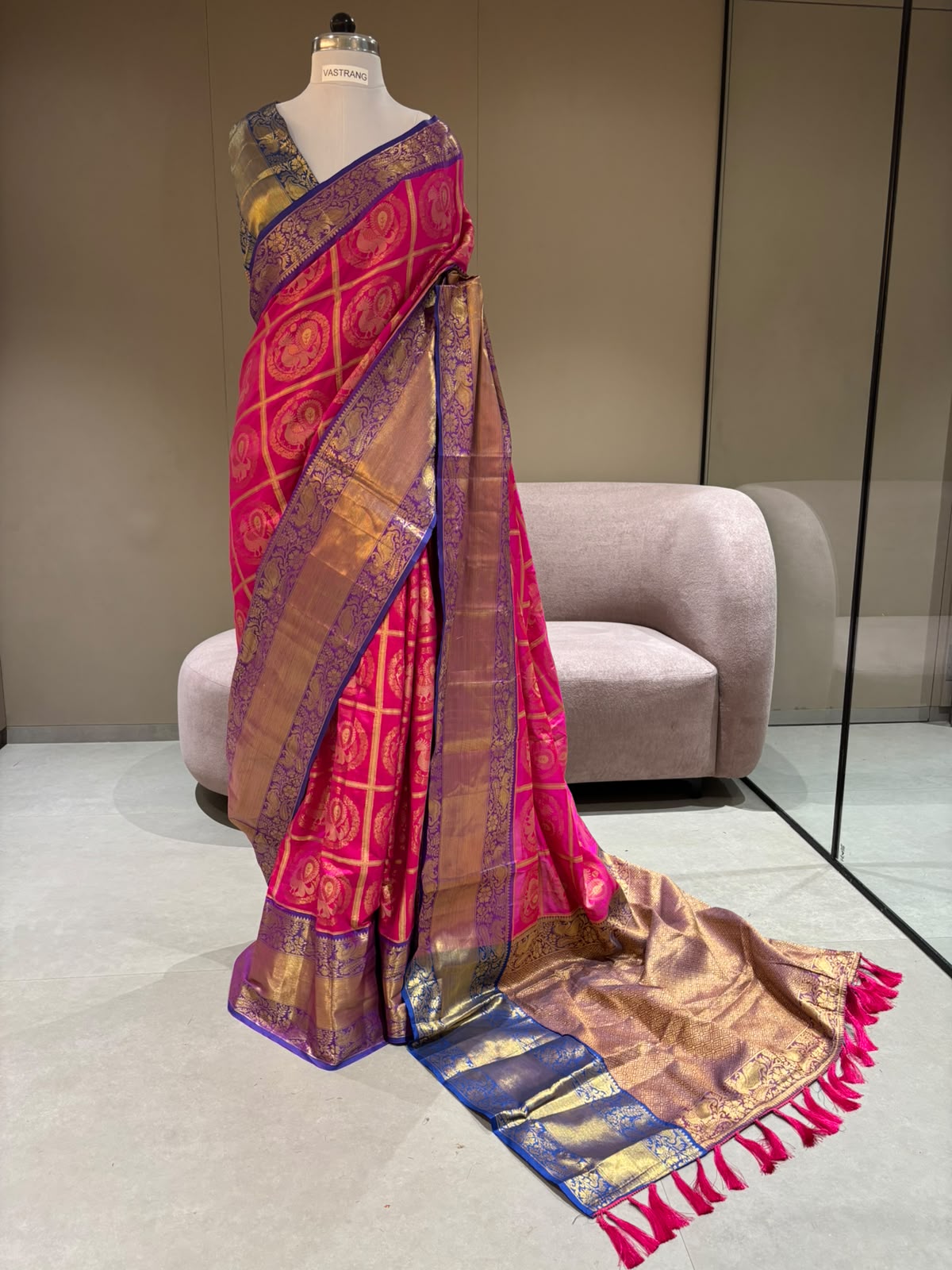 Regal Wedding Wear Silk Jacquard Border Designer Saree With Blouse Piece