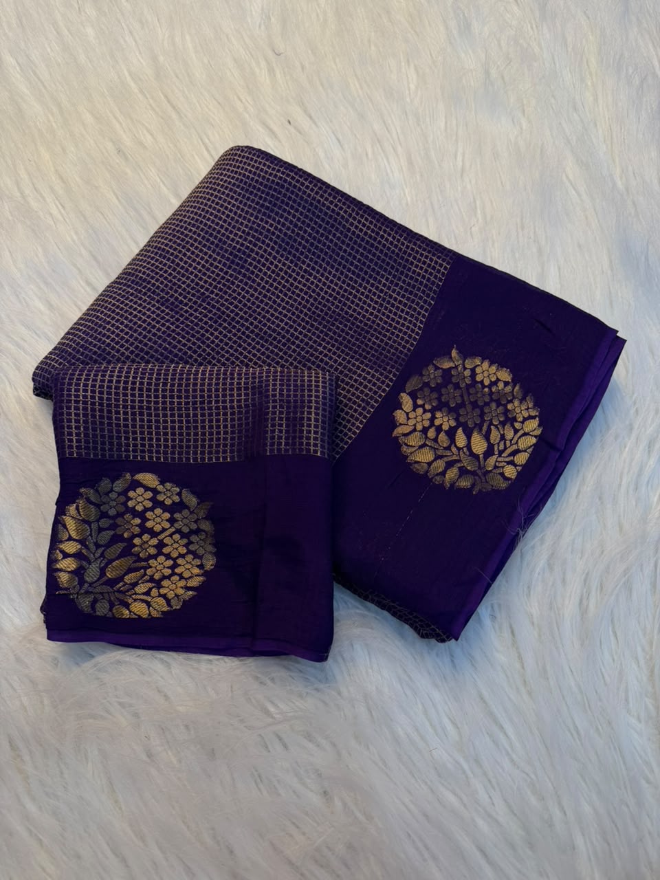 Elegant Party Wear Viscose Silk Jacquard Design n Satin Border Fancy Saree With Blouse Piece