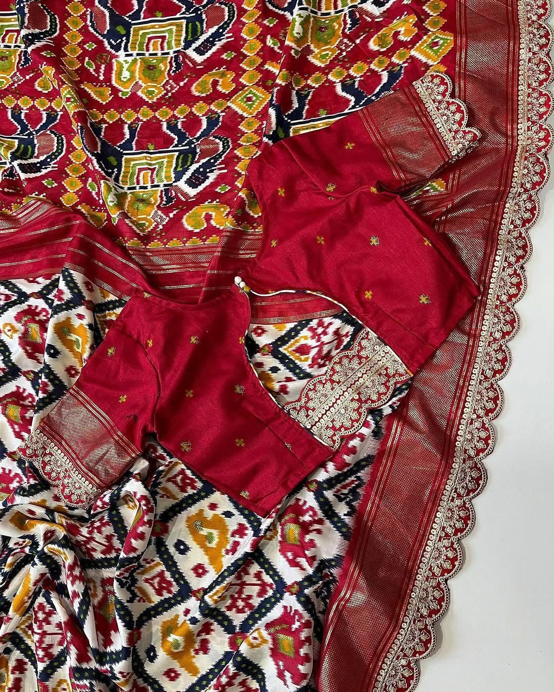 Graceful Party Wear Pure Soft Silk Jacquard Work Lace Border Fancy Designer Saree With Blouse Piece