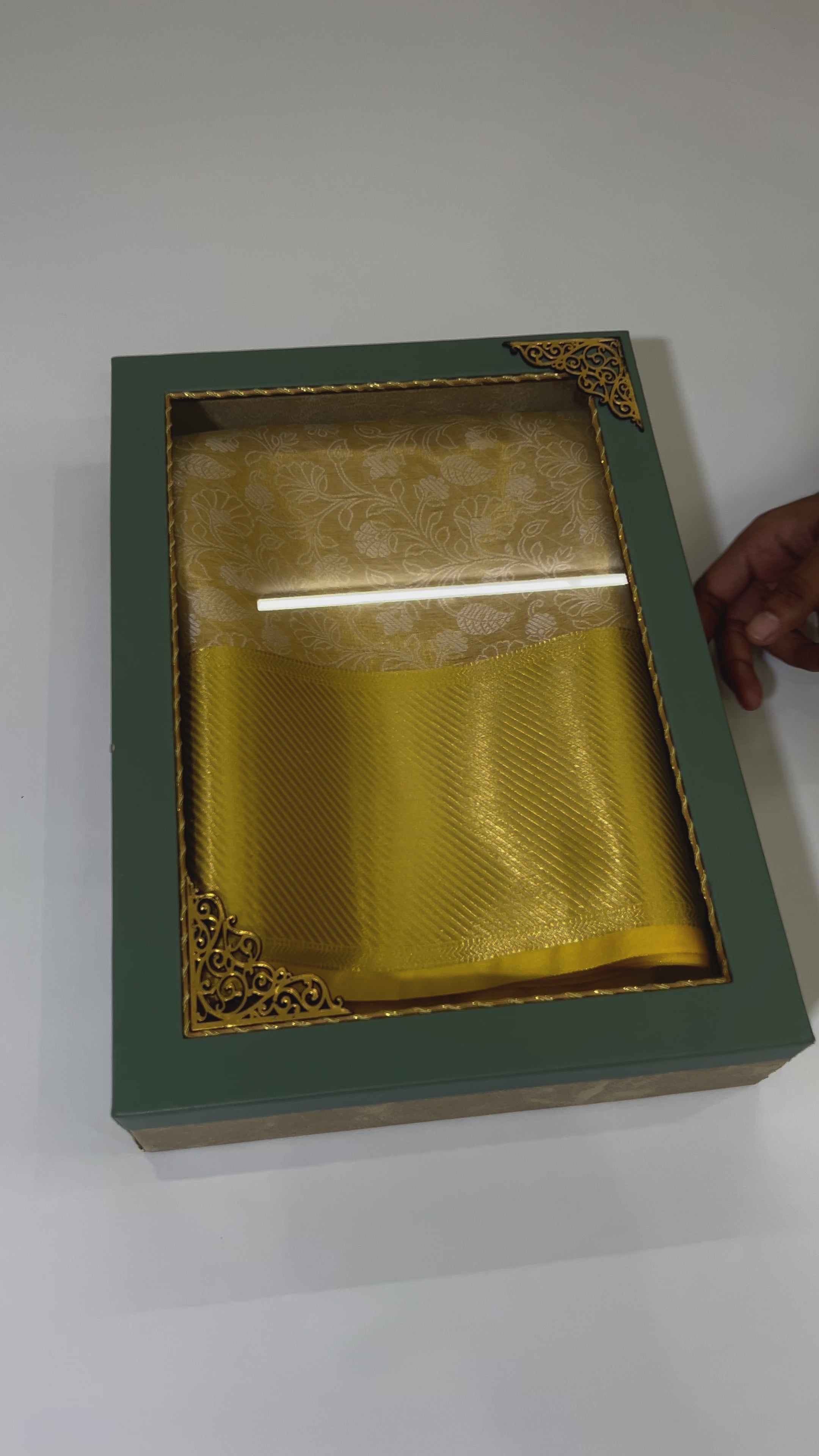 New Wedding wear Golden Color Banarasi TIssue Silk Jacquard Weaving Work Fancy Designer Saree With Blouse