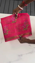 Load and play video in Gallery viewer, Gratifying Function Wear Kota Doriya Zari Checks With Flower Print Desinger Saree For Wedding
