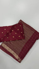 Load and play video in Gallery viewer, New Maroon Color Festive Wear Crushed Chinnon Silk Fancy Designer Saree With Rich Pallu
