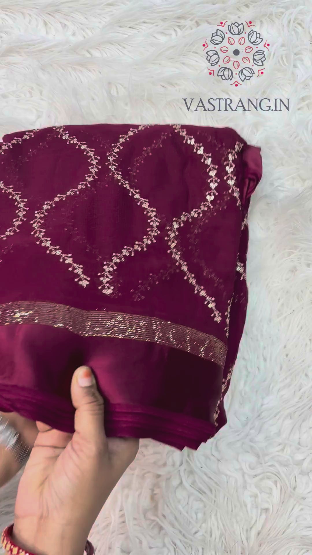 Charming Pure Viscose Georgette Fabric With Satin Border n Embroidered Work Saree With Blissful Blouse Piece