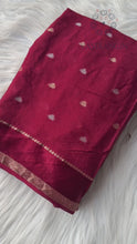 Load and play video in Gallery viewer, Elegant Festive Wear Pure Chinnon Zari Weaving With Rich Satin Border Saree For Wedding

