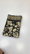 Load and play video in Gallery viewer, New Black Color Chiffon Floral Printed Saree With Zari weaving Design Border
