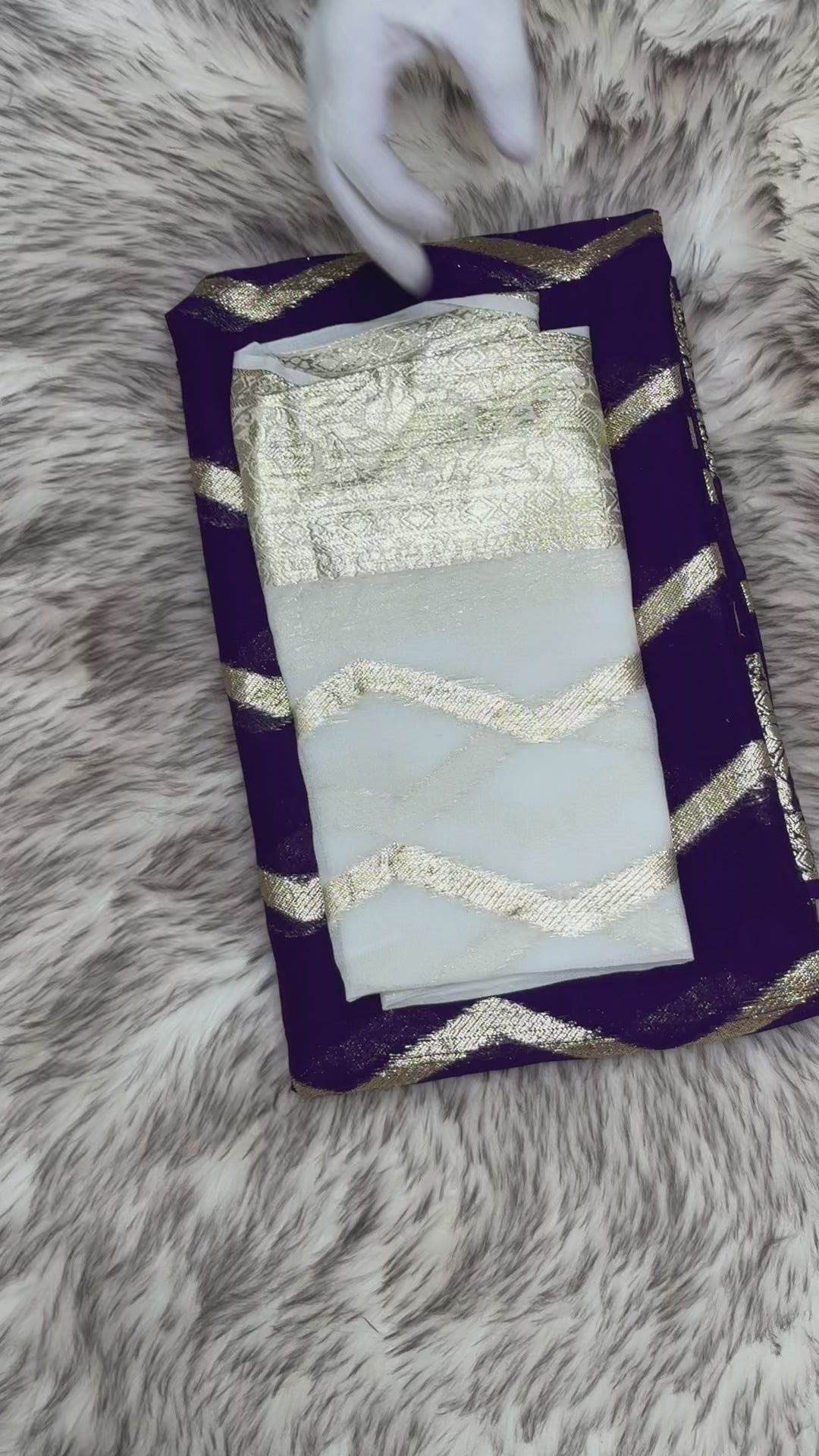 Latest Wedding Wear Viscose Georgette Jacquard Golden Zari Work Fancy Designer Saree
