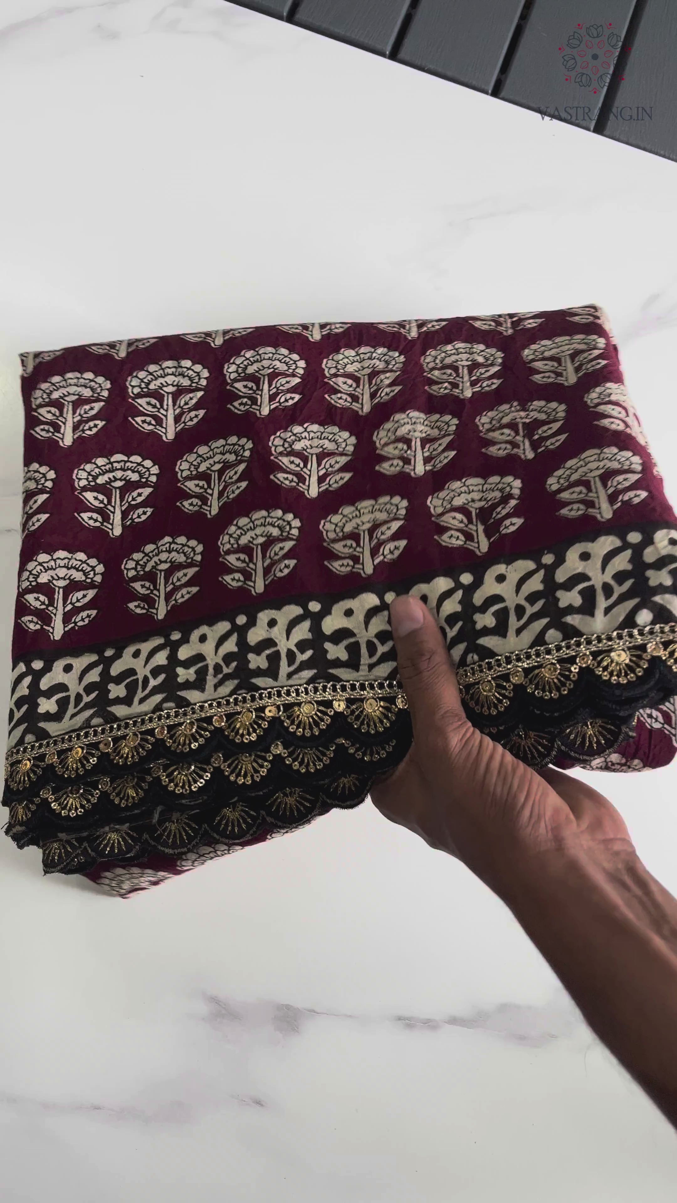 Glorious Black n Maroon Color Mul Cotton Print n Lace Work With Rich n Ikkat Pallu Designer Saree With Stunner Blouse Piece