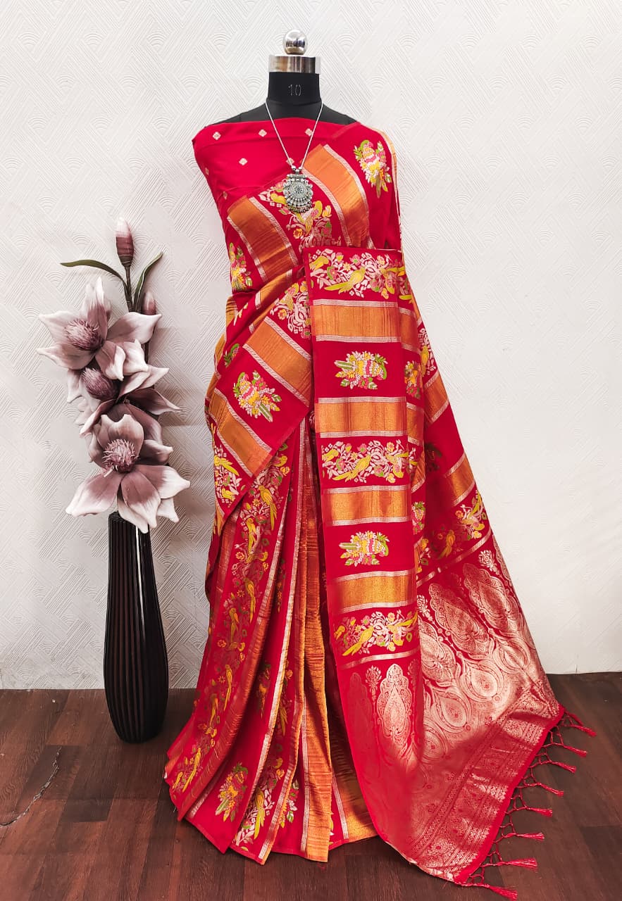 Dazzling Wedding Wear Banarasi Silk Print Design Golden Zari Work Rich Pallu Fancy Saree With Blouse Piece
